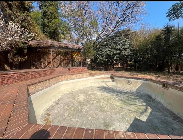 3 BEDROOM HOUSE FOR SALE IN MUCKLENEUK